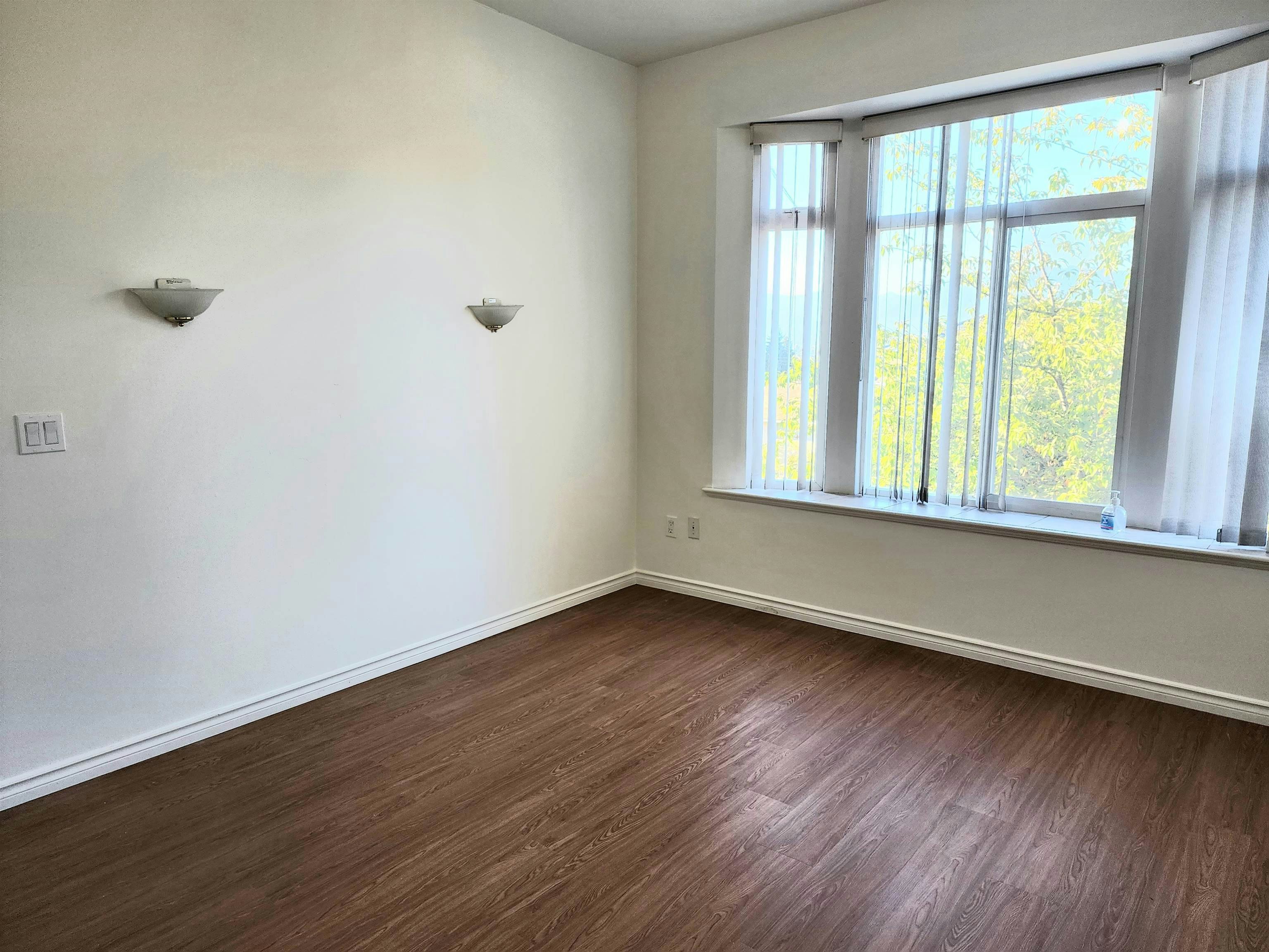 35xx Normandy Drive, Vancouver, BC, V5M 2E7 - 4