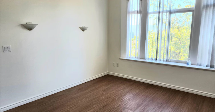 35xx Normandy Drive, Vancouver, BC, V5M 2E7 - 4