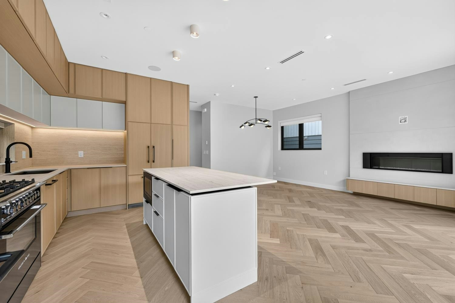 2-58 E 40th Avenue, Vancouver, BC, V5W 1L4 - 7