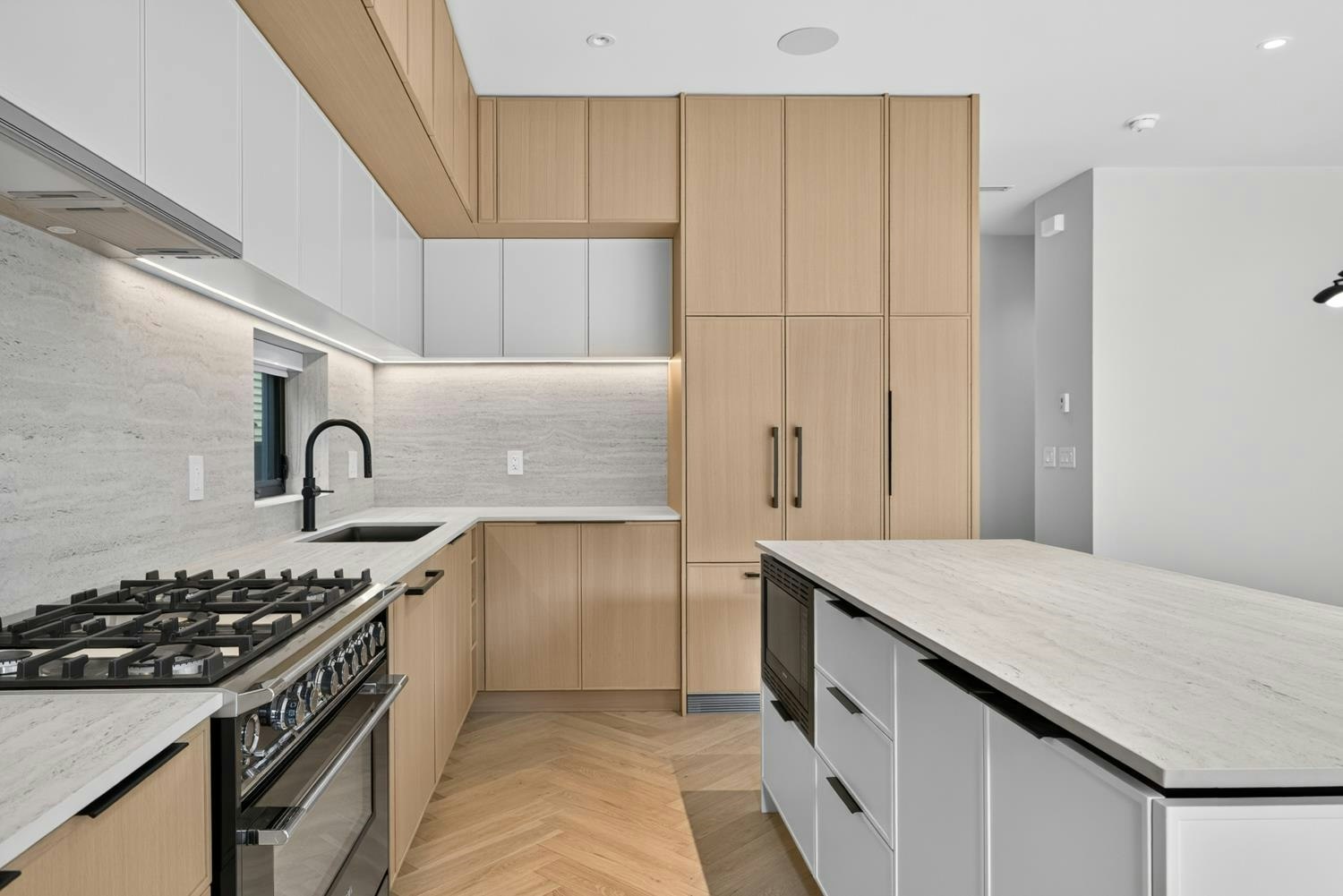 2-58 E 40th Avenue, Vancouver, BC, V5W 1L4 - 5