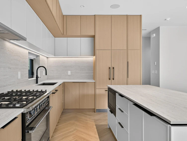2-58 E 40th Avenue, Vancouver, BC, V5W 1L4 - 5