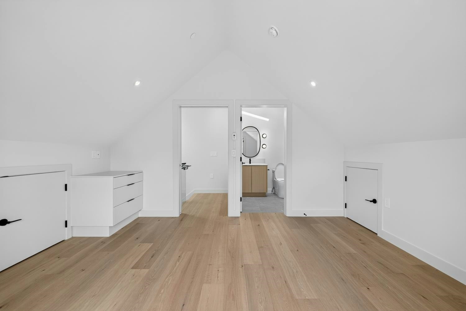 2-58 E 40th Avenue, Vancouver, BC, V5W 1L4 - 38