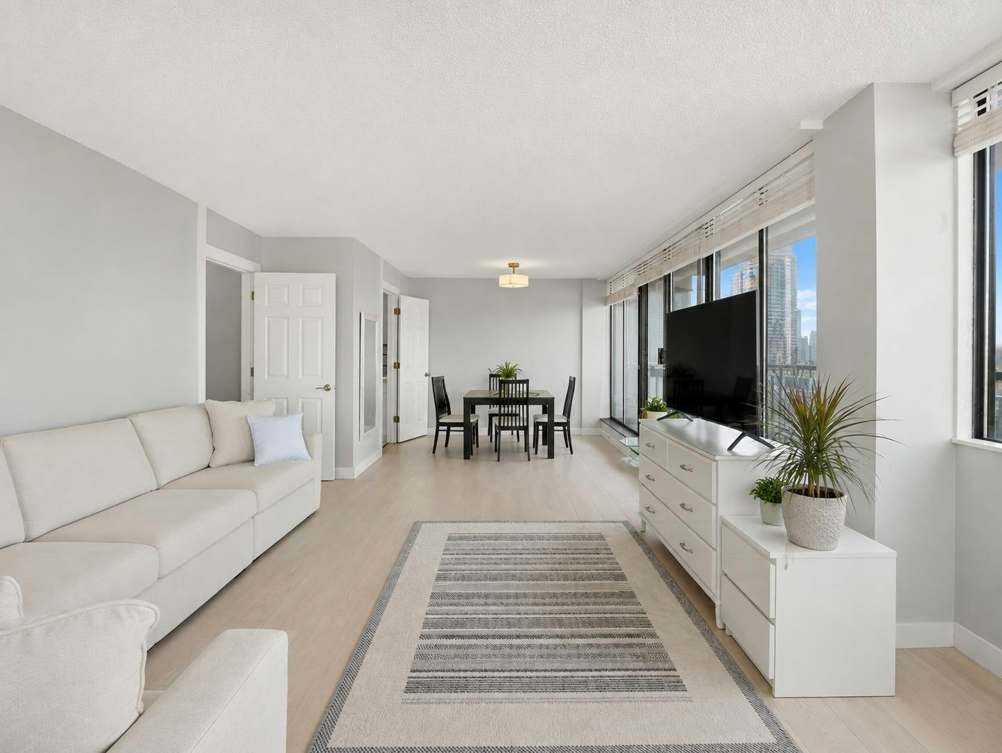1102-6540 Burlington Avenue - 4