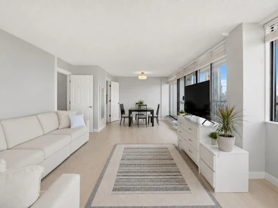 1102-6540 Burlington Avenue - 4