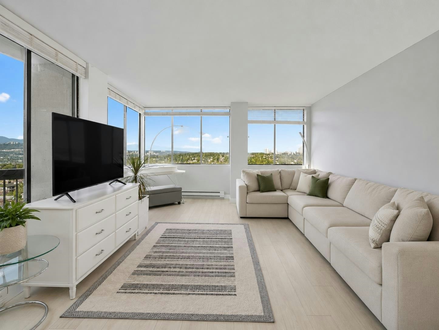 1102-6540 Burlington Avenue - 2