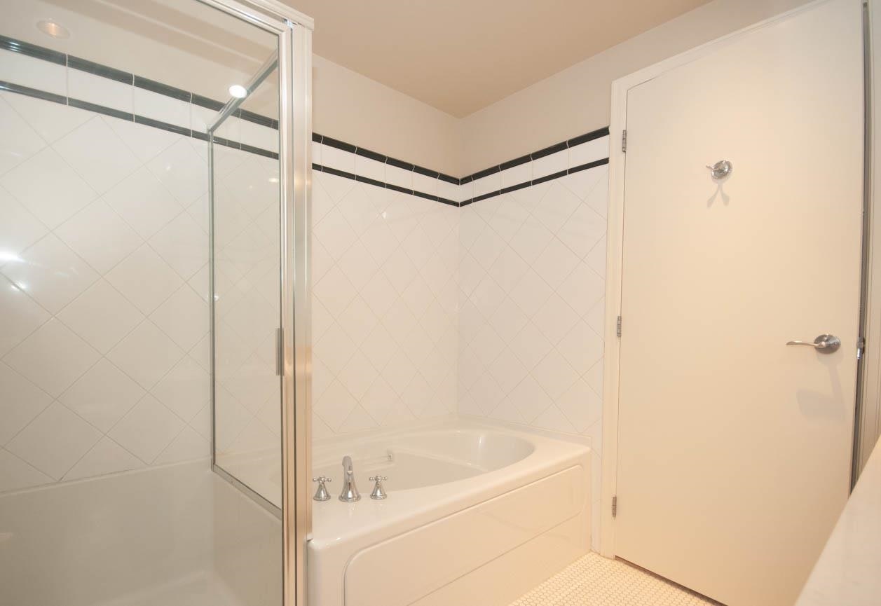 606-170 W 1st Street, North Vancouver, BC, V7M 3P2 - 17