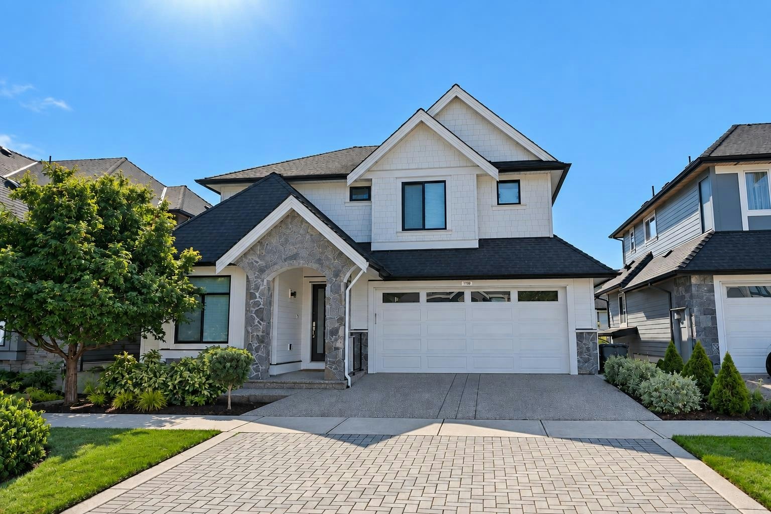 16752 17a Avenue, Surrey, BC, V3Z 0T3