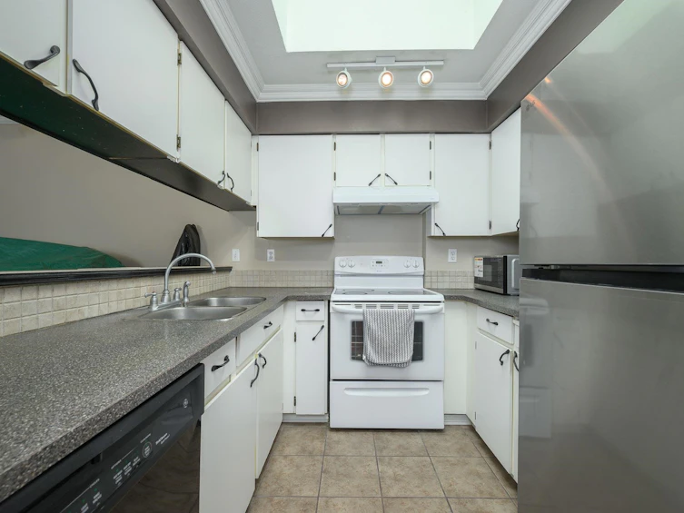 309-932 Robinson Street, Coquitlam, BC, V3J 7R8 - 10