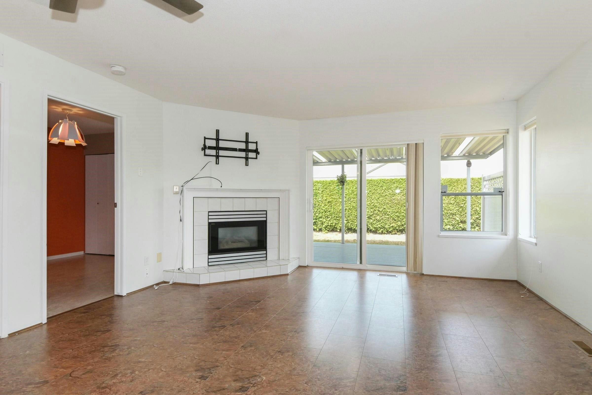 27-23580 Dewdney Trunk Road - 4