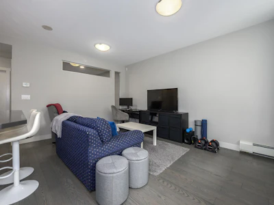 110-9025 Highland Court - 5