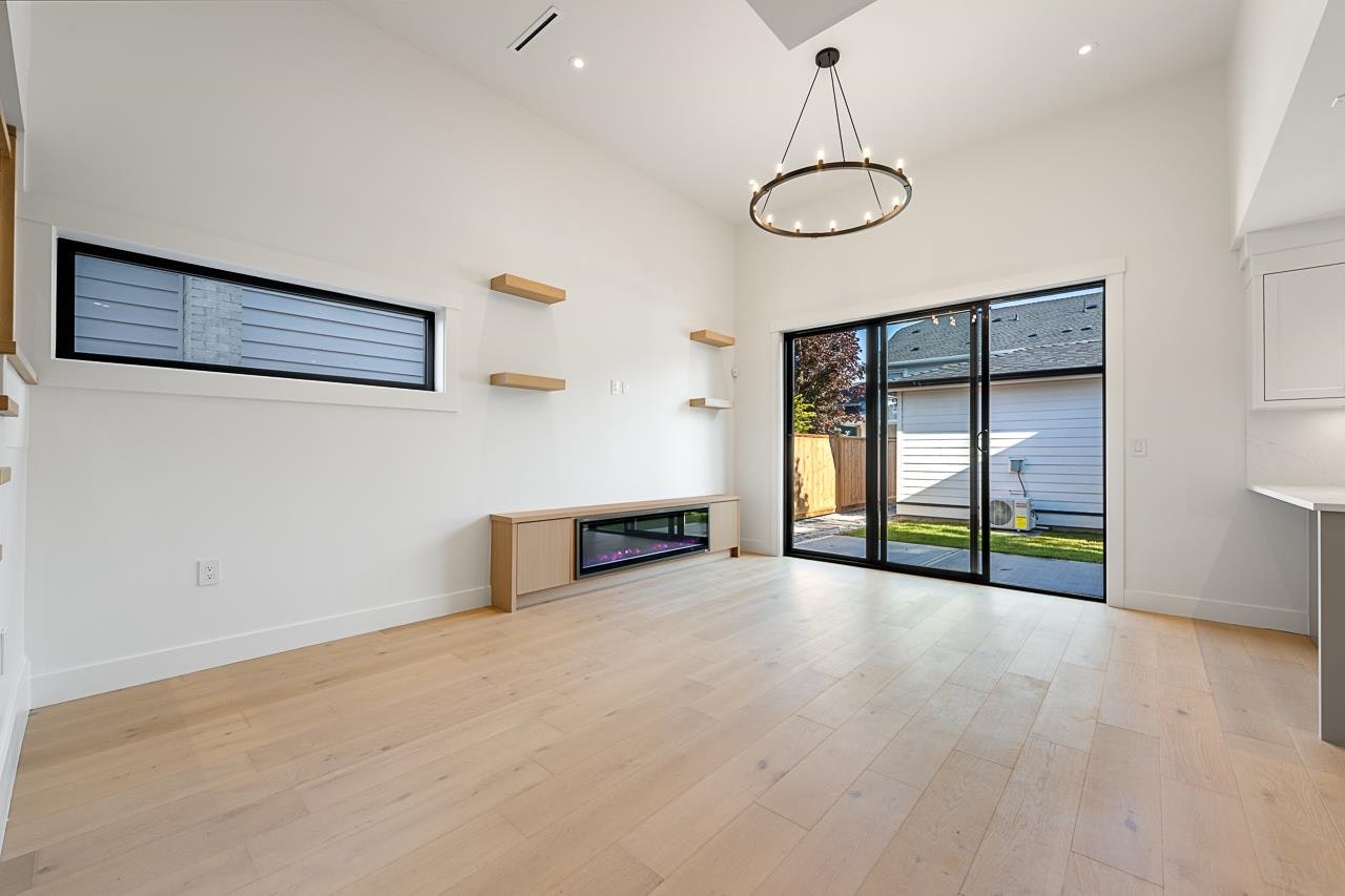 4943 44 Avenue - 5