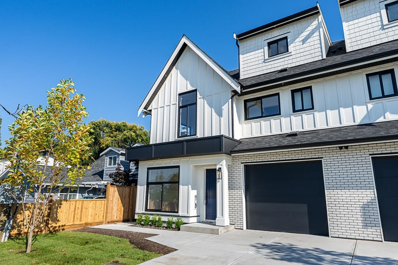4943 44 Avenue - 2