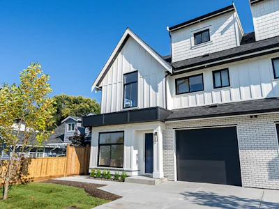 4943 44 Avenue - 2