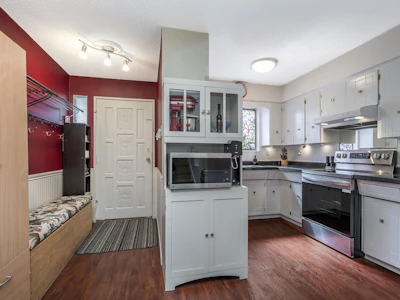 7385 129 Street - 5