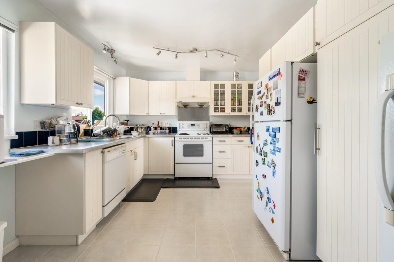 9551 Snowdon Avenue, Richmond, BC, V7A 2M2 - 16