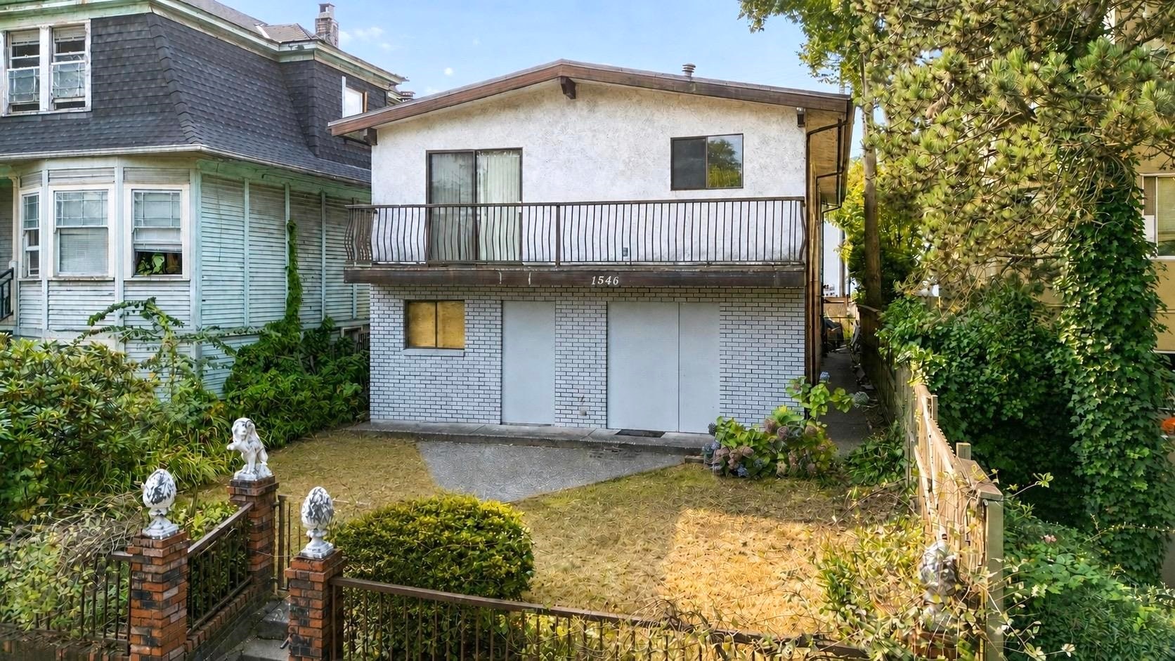 1546 Adanac Street, Vancouver, BC, V5L 2C5