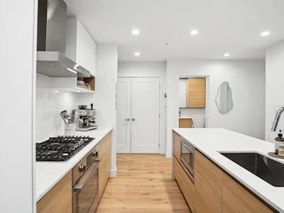 410-55 Klahanie Drive - 5