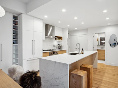 410-55 Klahanie Drive - 4