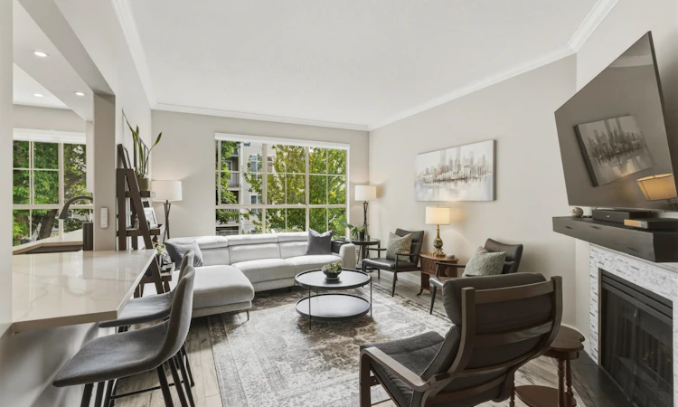 211-8560 General Currie Road