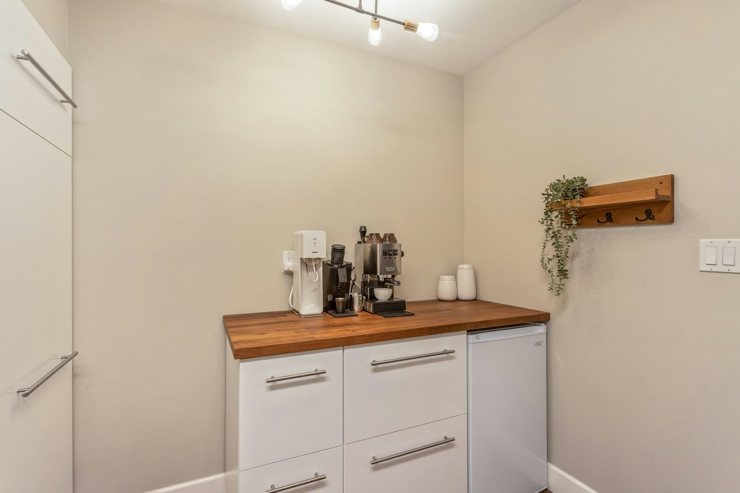 209-8860 No. 1 Road, Richmond, BC, V7C 4C2 - 9