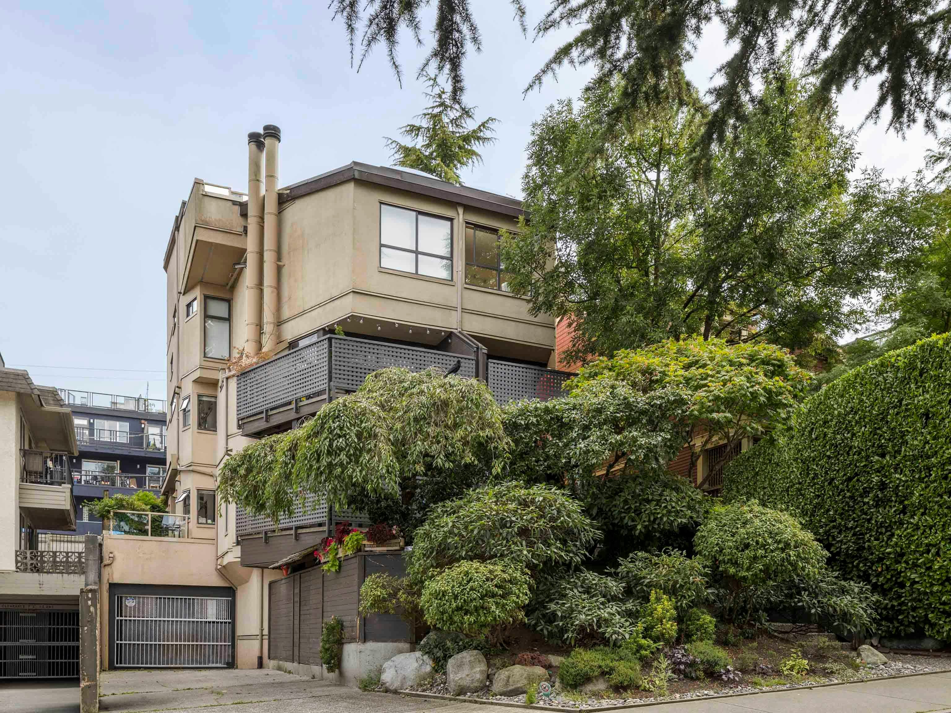 201-2028 W 3rd Avenue, Vancouver, BC, V6J 1L5