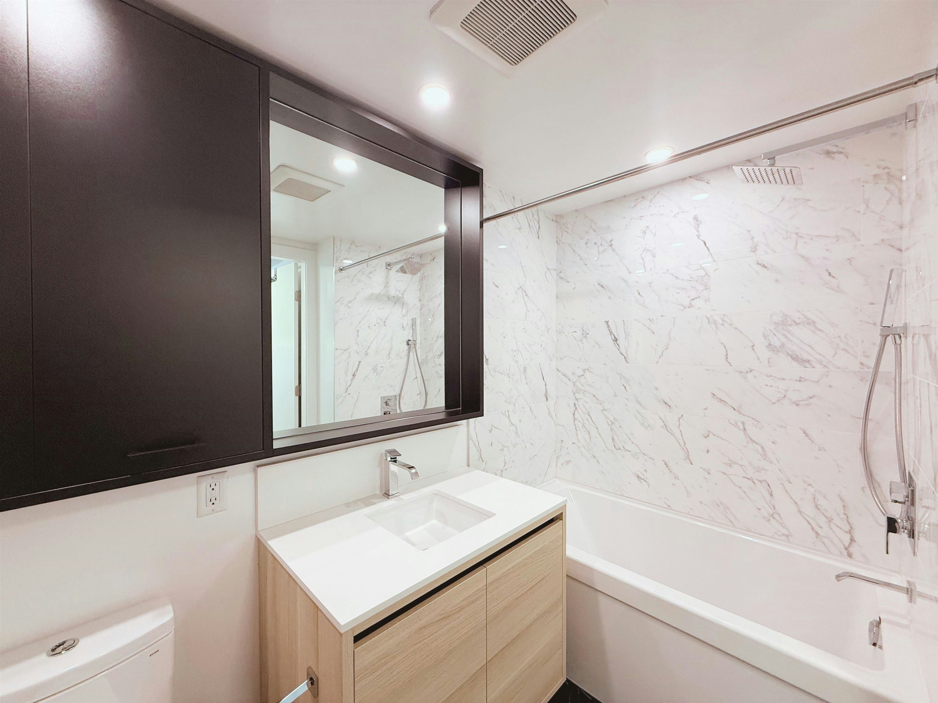 602-4488 Juneau Street, Burnaby, BC, V5C 0M4 - 9