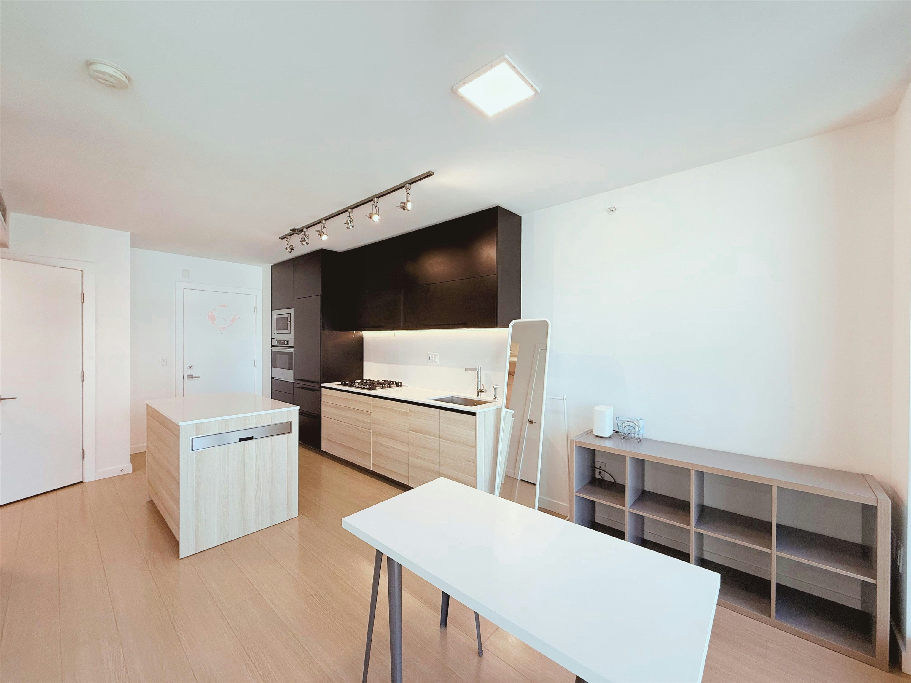 602-4488 Juneau Street, Burnaby, BC, V5C 0M4 - 8