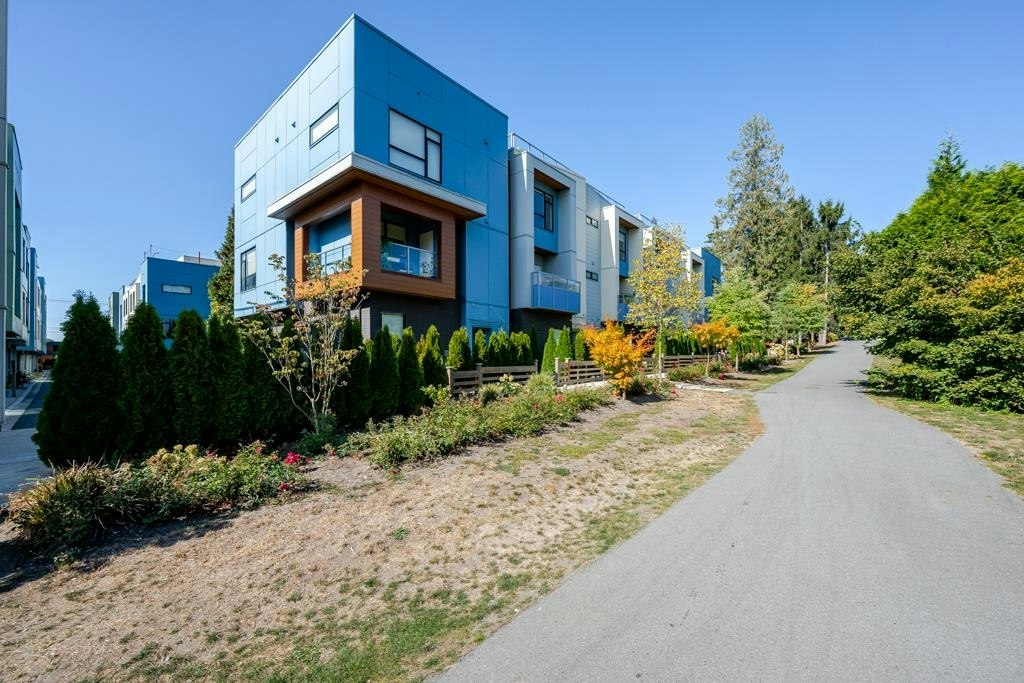 11-5858 132 Street - 4