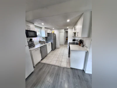 101-7131 133a Street - 5