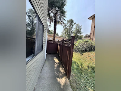 101-7131 133a Street - 3