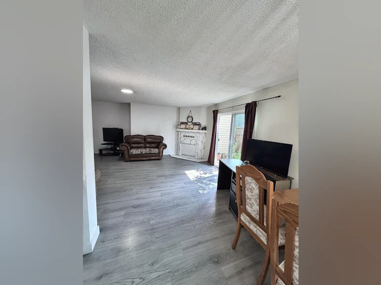 101-7131 133a Street, Surrey, BC, V3W 8A1 - 8