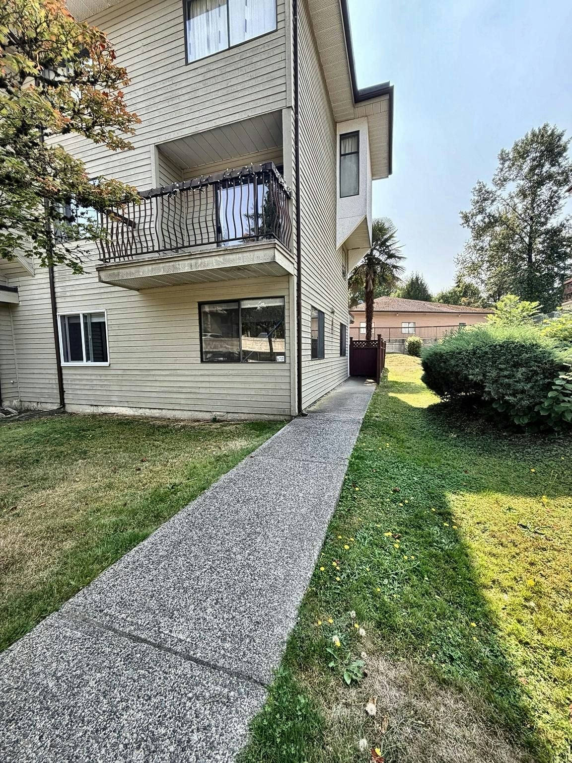 101-7131 133a Street - 2