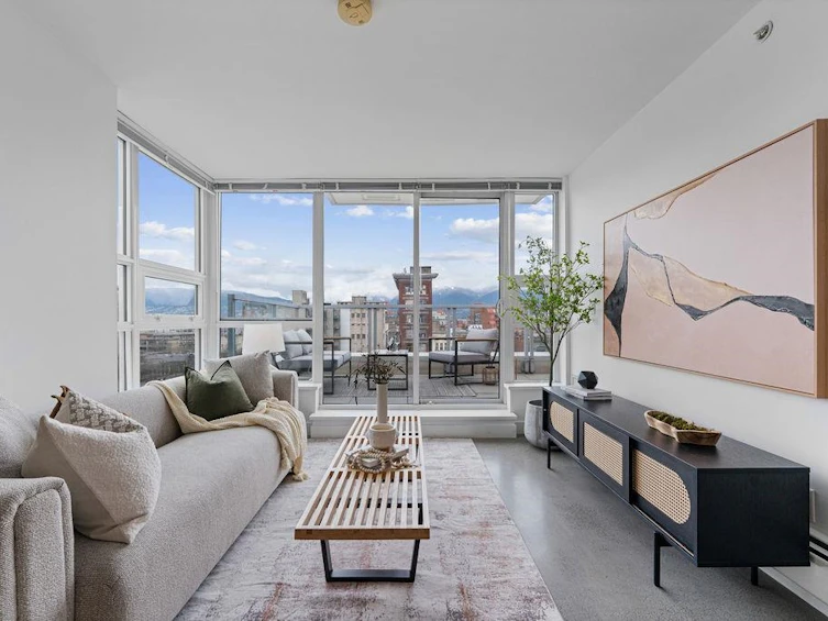 807-231 E Pender Street, Vancouver, BC, V6A 0G3