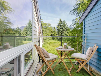 623 Farnham Road - 4