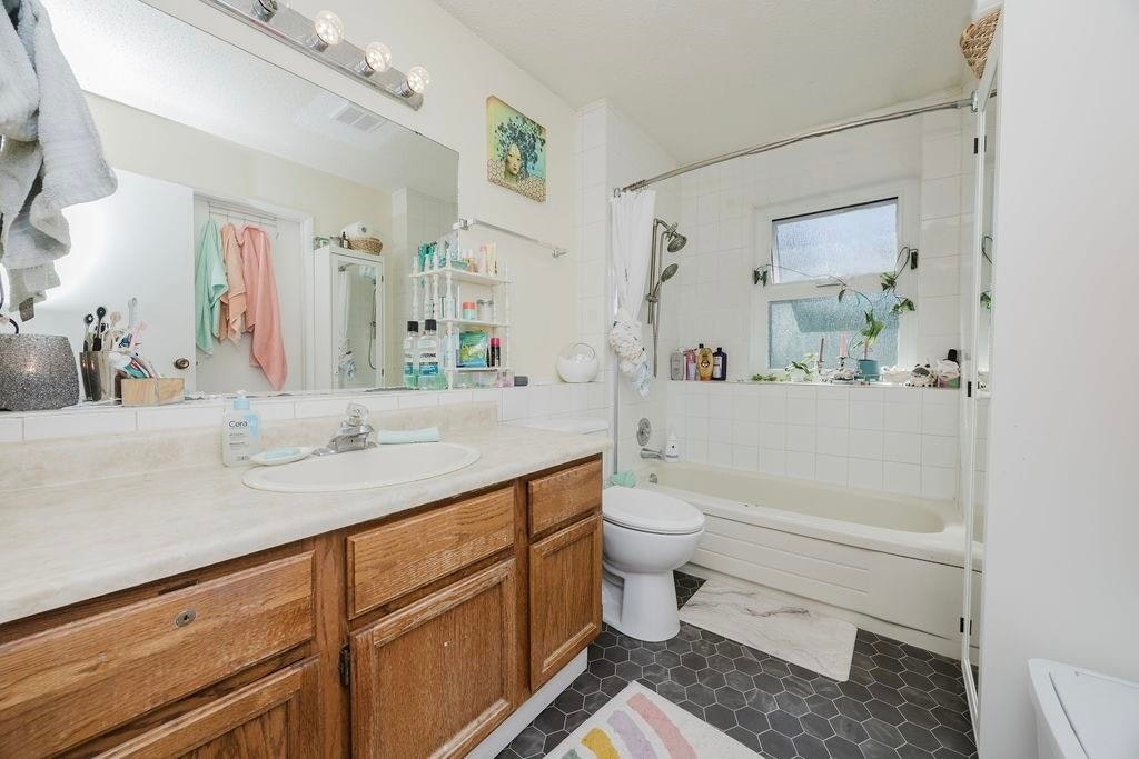 623 Farnham Road, Gibsons, BC, C0N 1V8 - 13