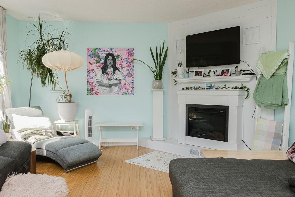 623 Farnham Road - 5
