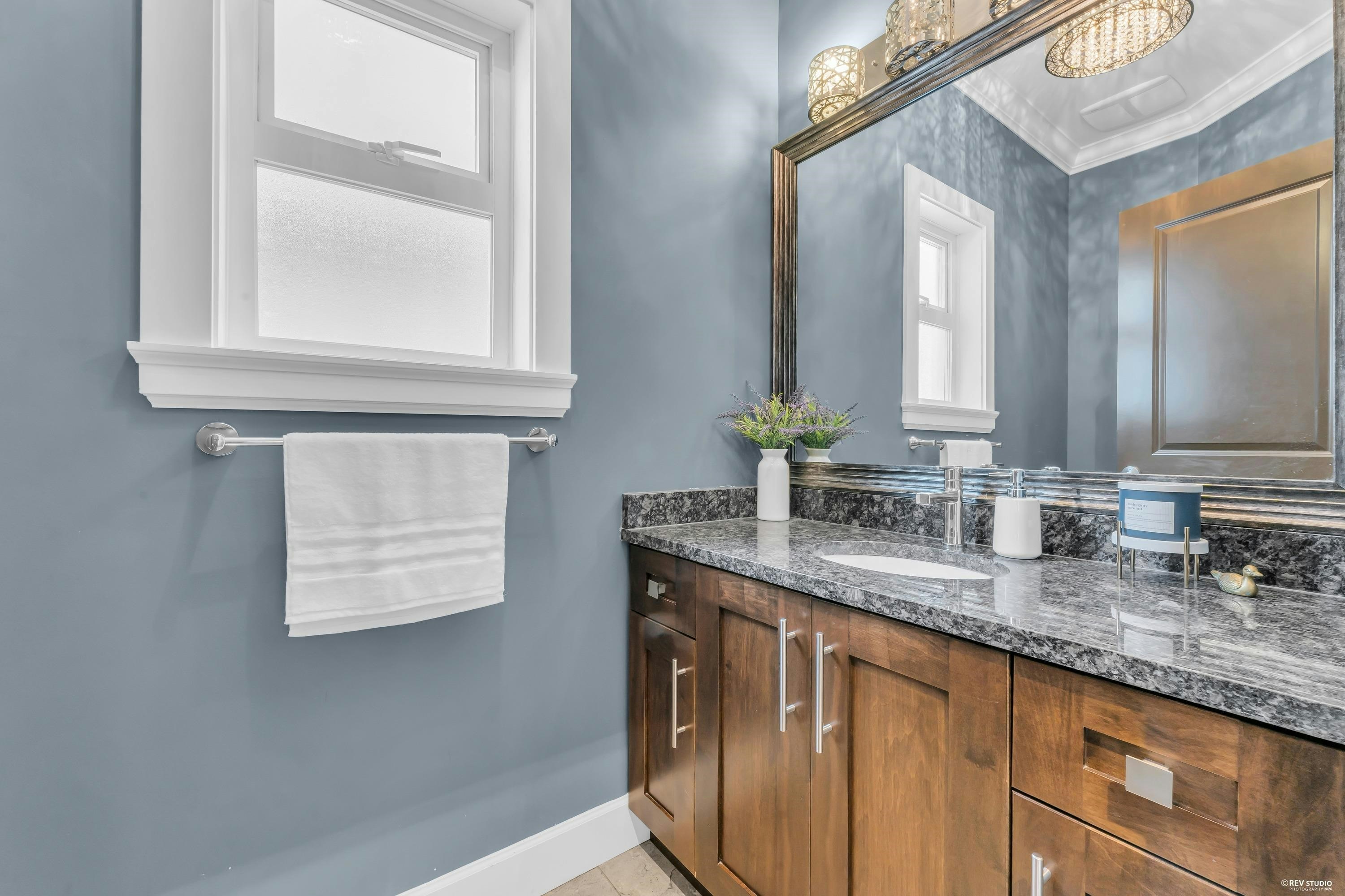 7701 211a Street, Langley, BC, V2Y 0K7 - 9
