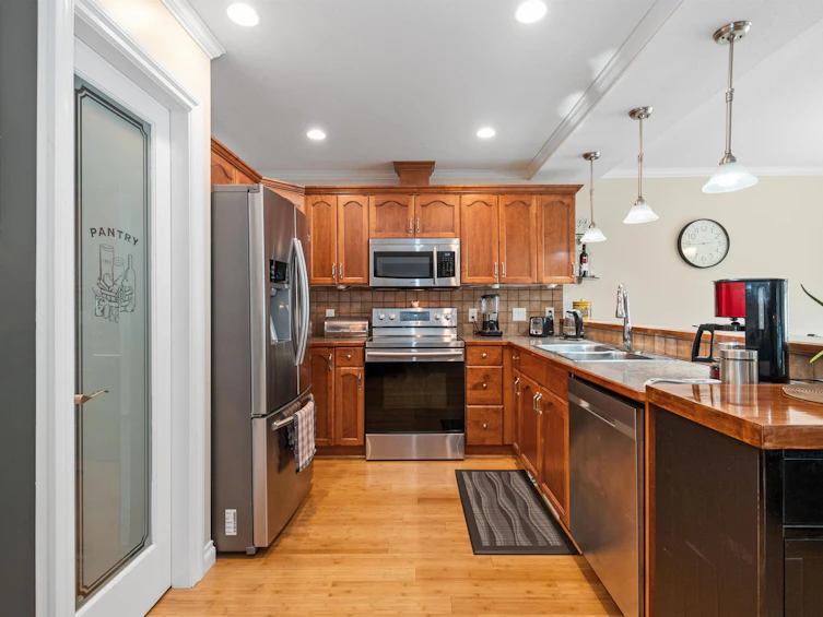 66022 Park Avenue, Hope, BC, V0X 1L1 - 2
