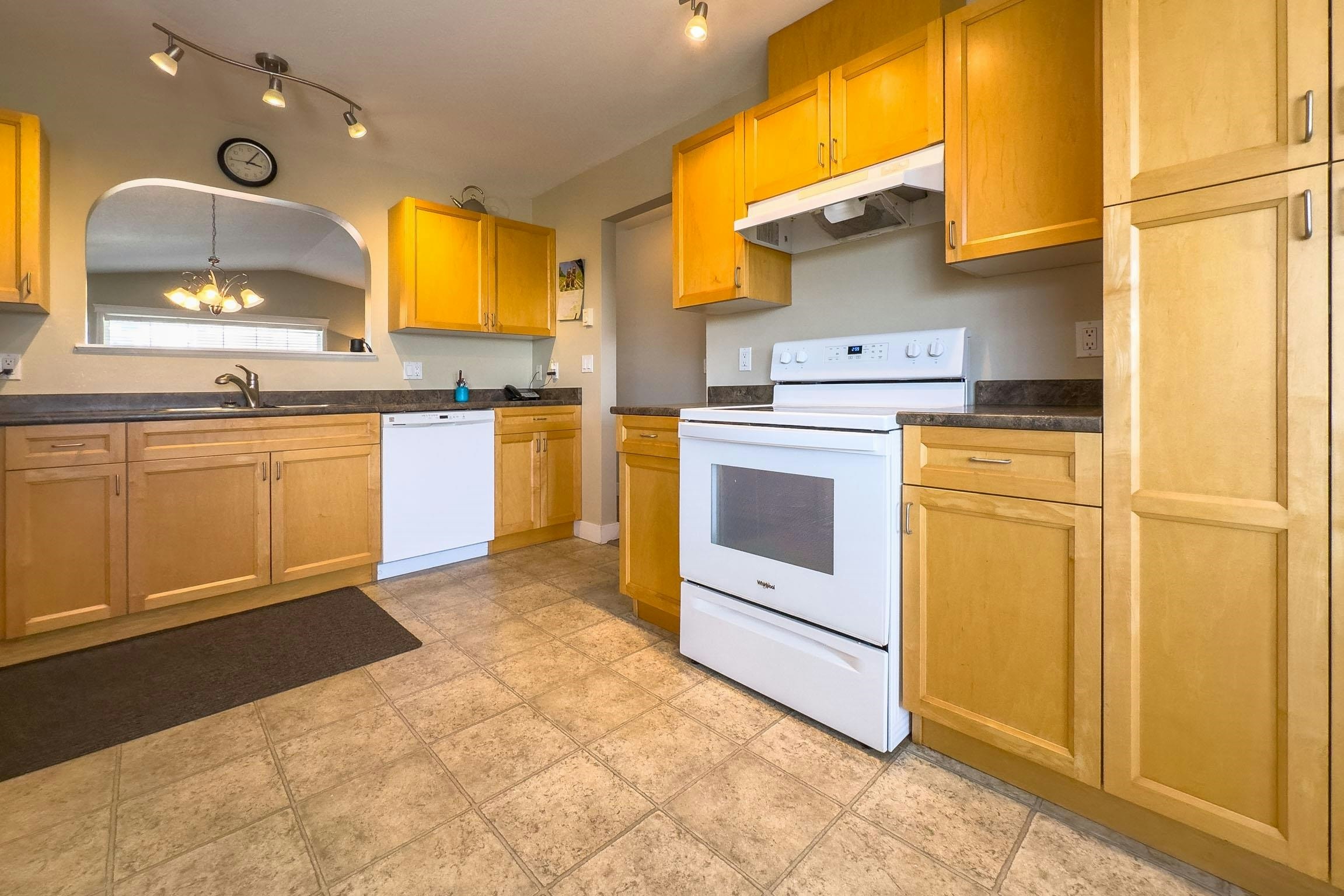 5692 Louise Way, Sechelt, BC, V7Z 0N5 - 11