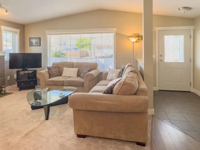 5692 Louise Way - 2