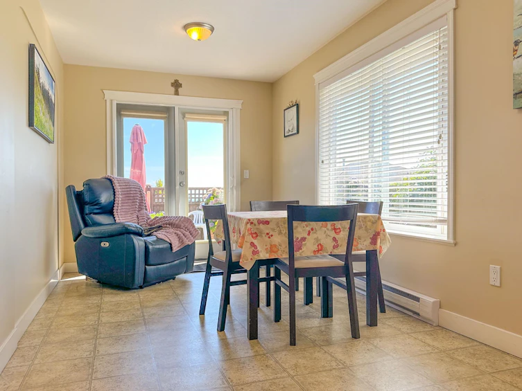5692 Louise Way, Sechelt, BC, V7Z 0N5 - 13