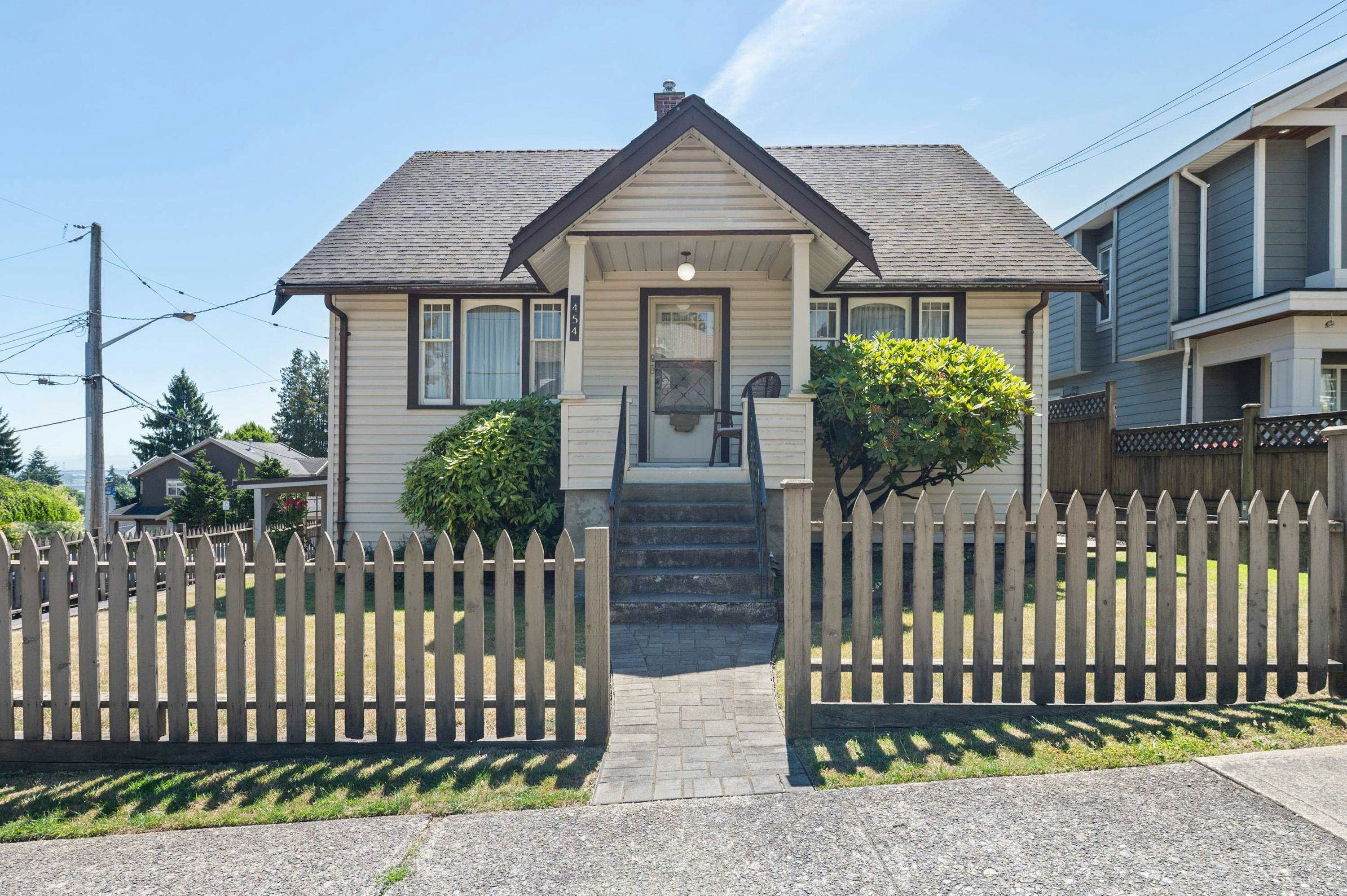 454 Elmer Street, New Westminster, BC, V3L 4M5