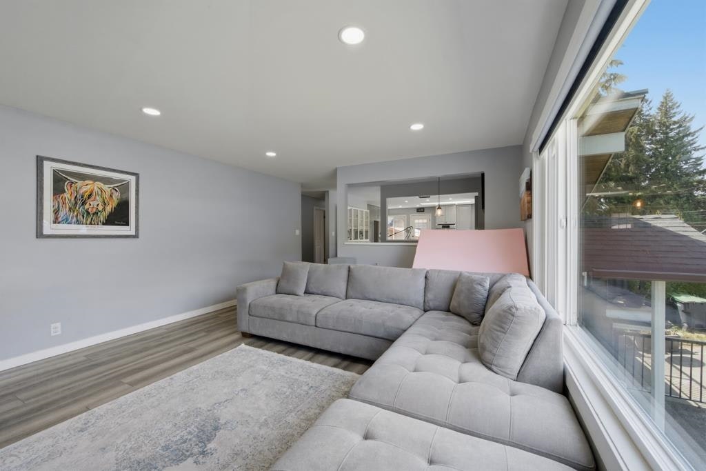 2416 Tolmie Avenue, Coquitlam, BC, V3K 3E7 - 10