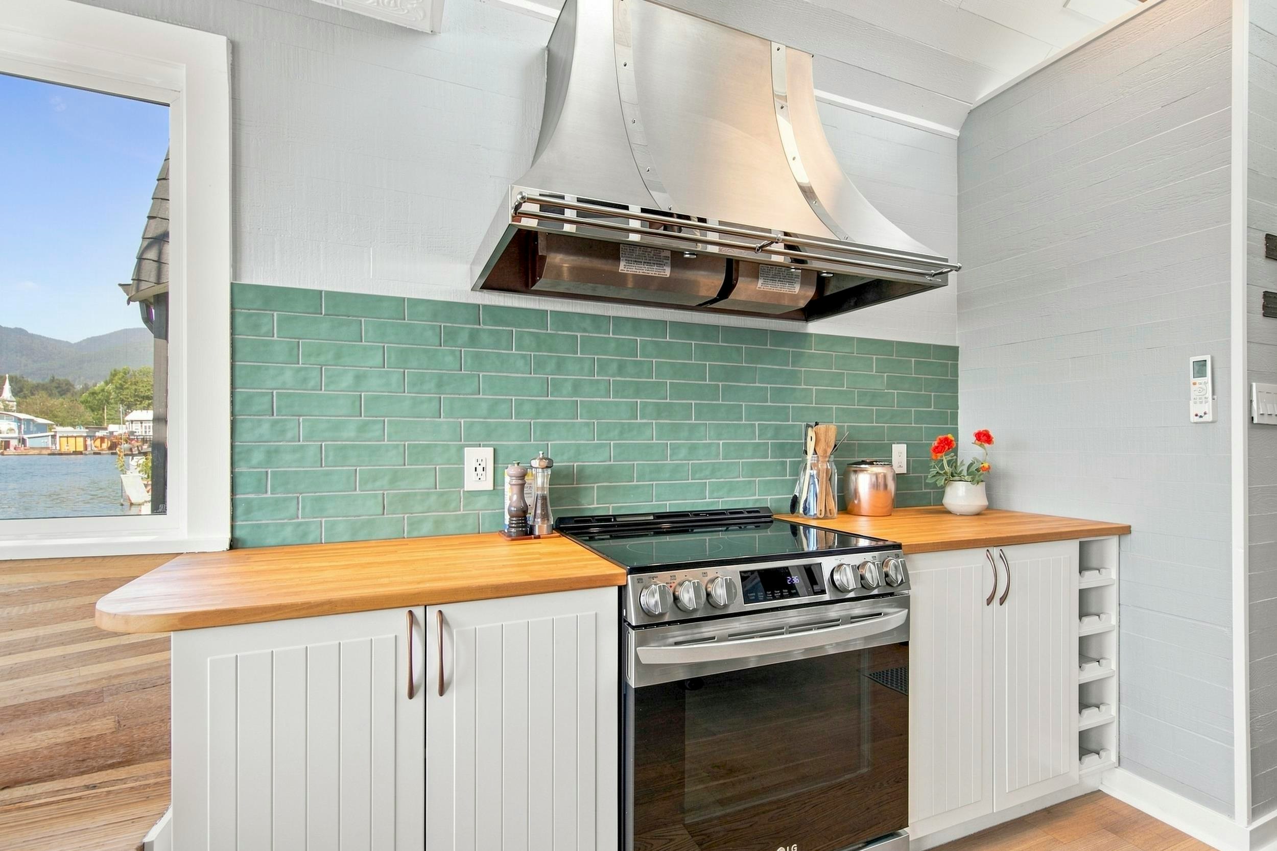 A23-415 W Esplanade Avenue - 5