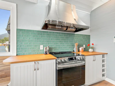 A23-415 W Esplanade Avenue - 5