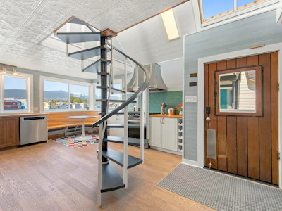 A23-415 W Esplanade Avenue - 2