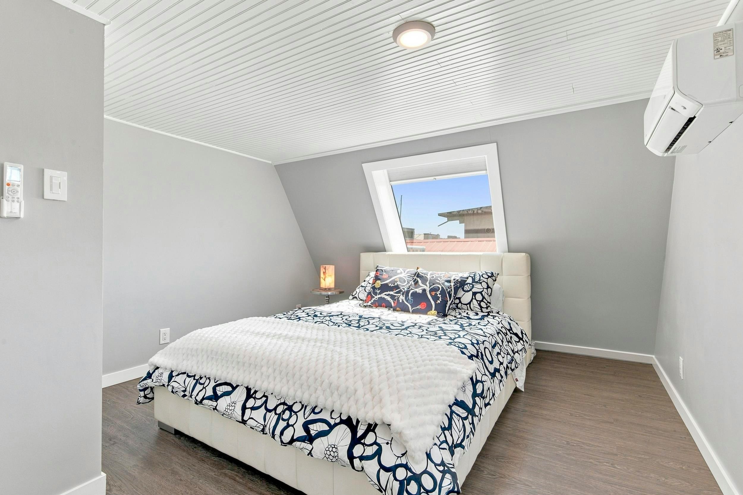 A23-415 W Esplanade Avenue, North Vancouver, BC, V7M 1A6 - 15