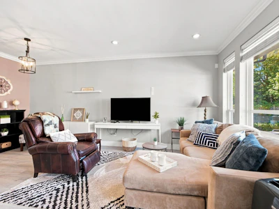 13-20187 68 Avenue - 4