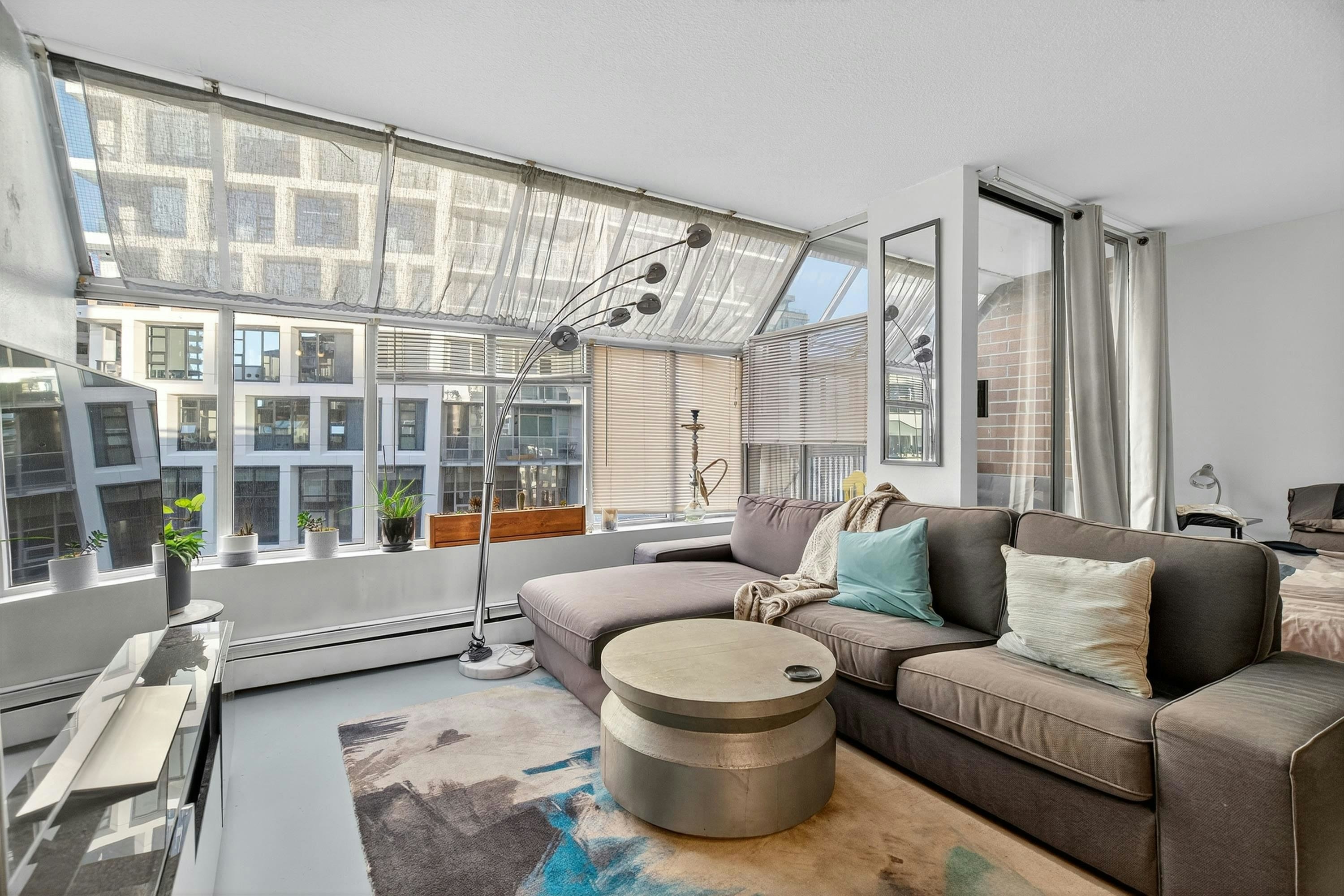 902-950 Drake Street, Vancouver, BC, V6Z 2B9