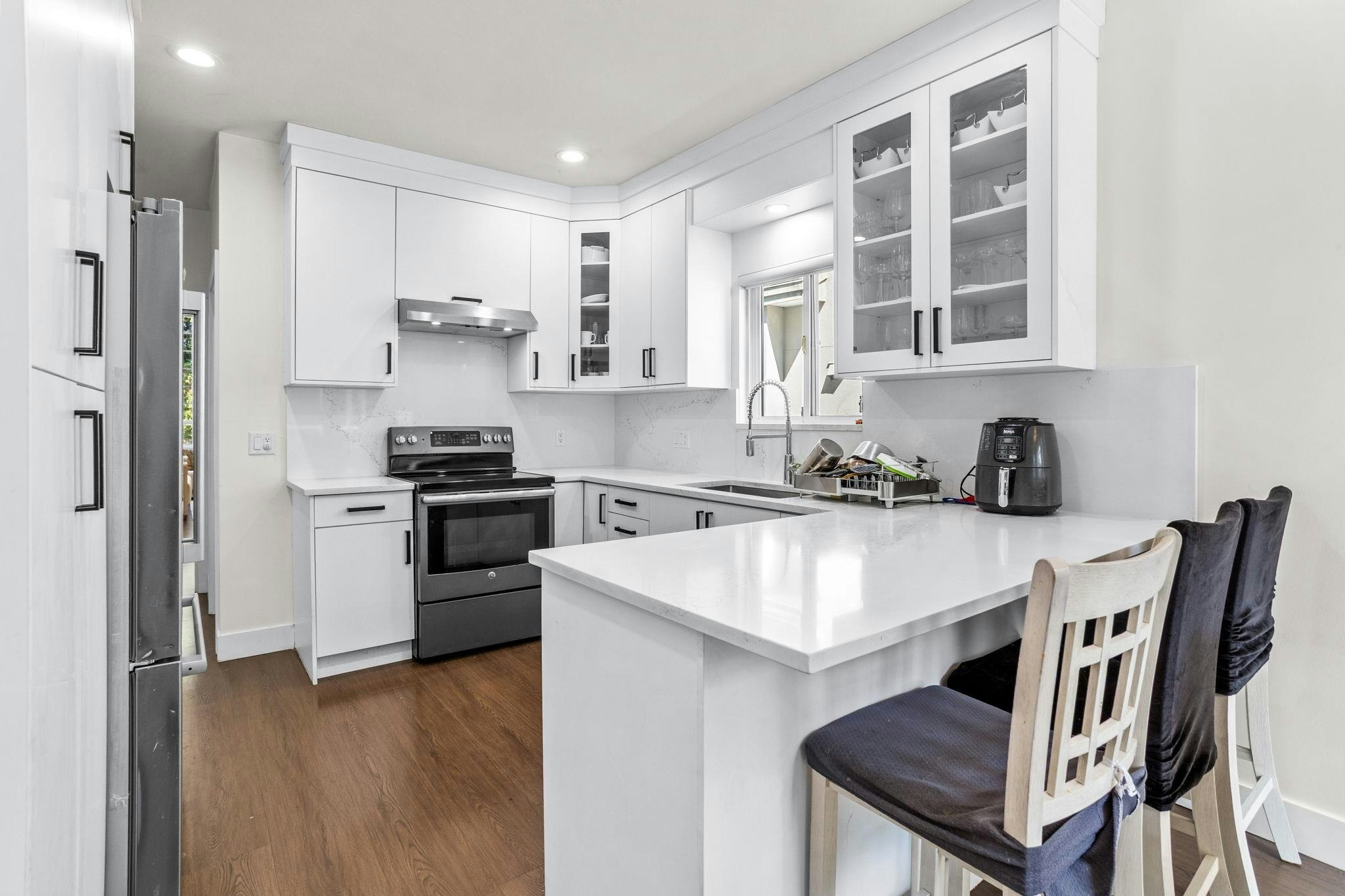 13660 60a Avenue, Surrey, BC, V3X 3L1 - 13